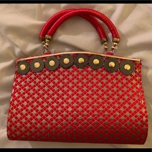 Woven stitching clutch